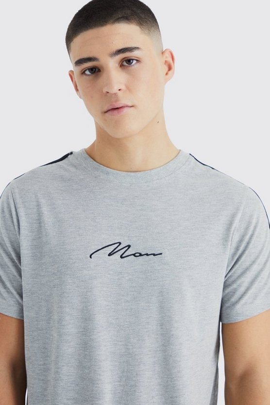 Muscle-Fit Man Signature T-Shirt