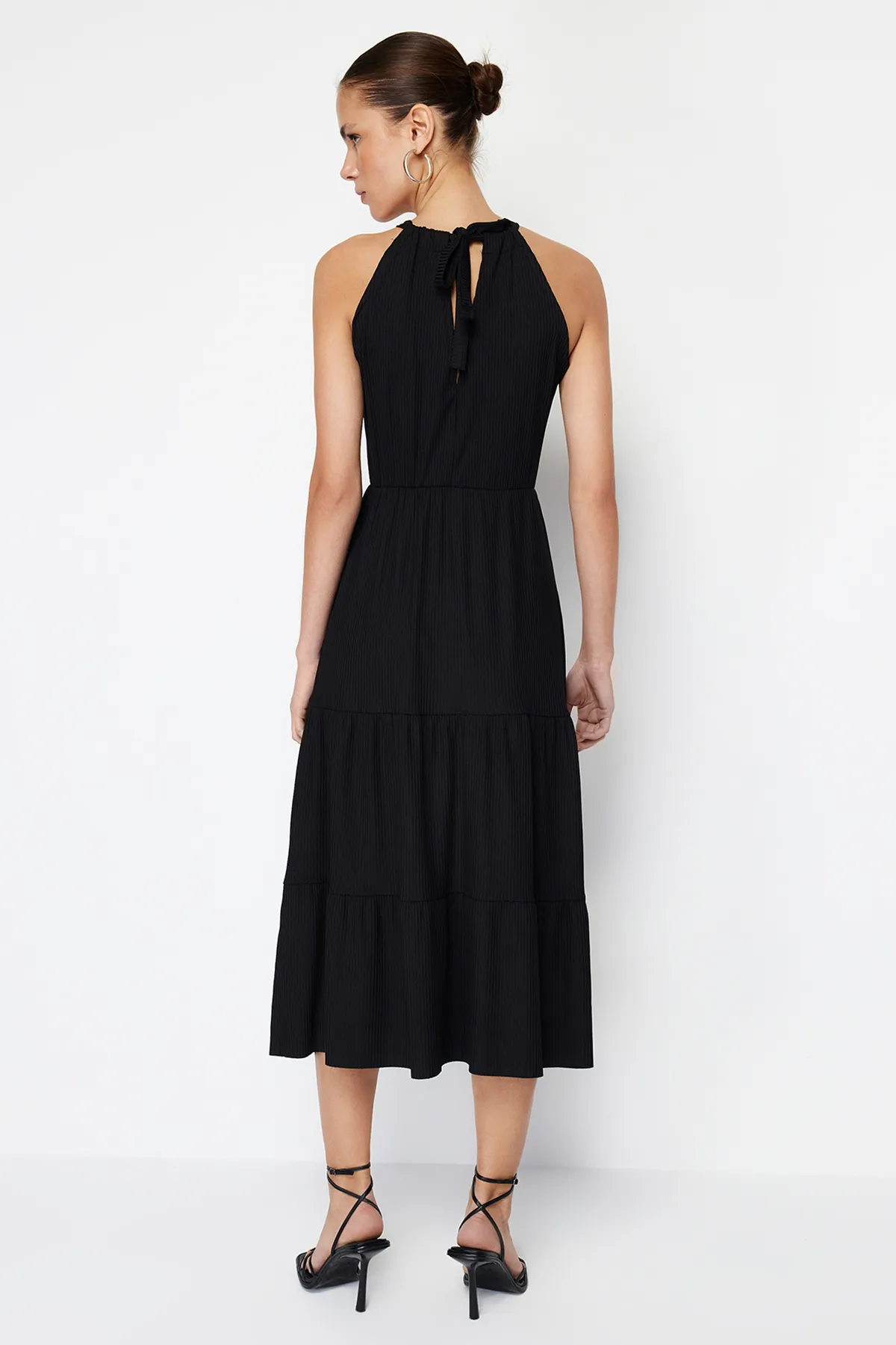 Trendyol Collection  Schwarz*001 Neckholder Bedrucktes A-Linien Maxi Strick Maxikleid TWOSS23EL00705