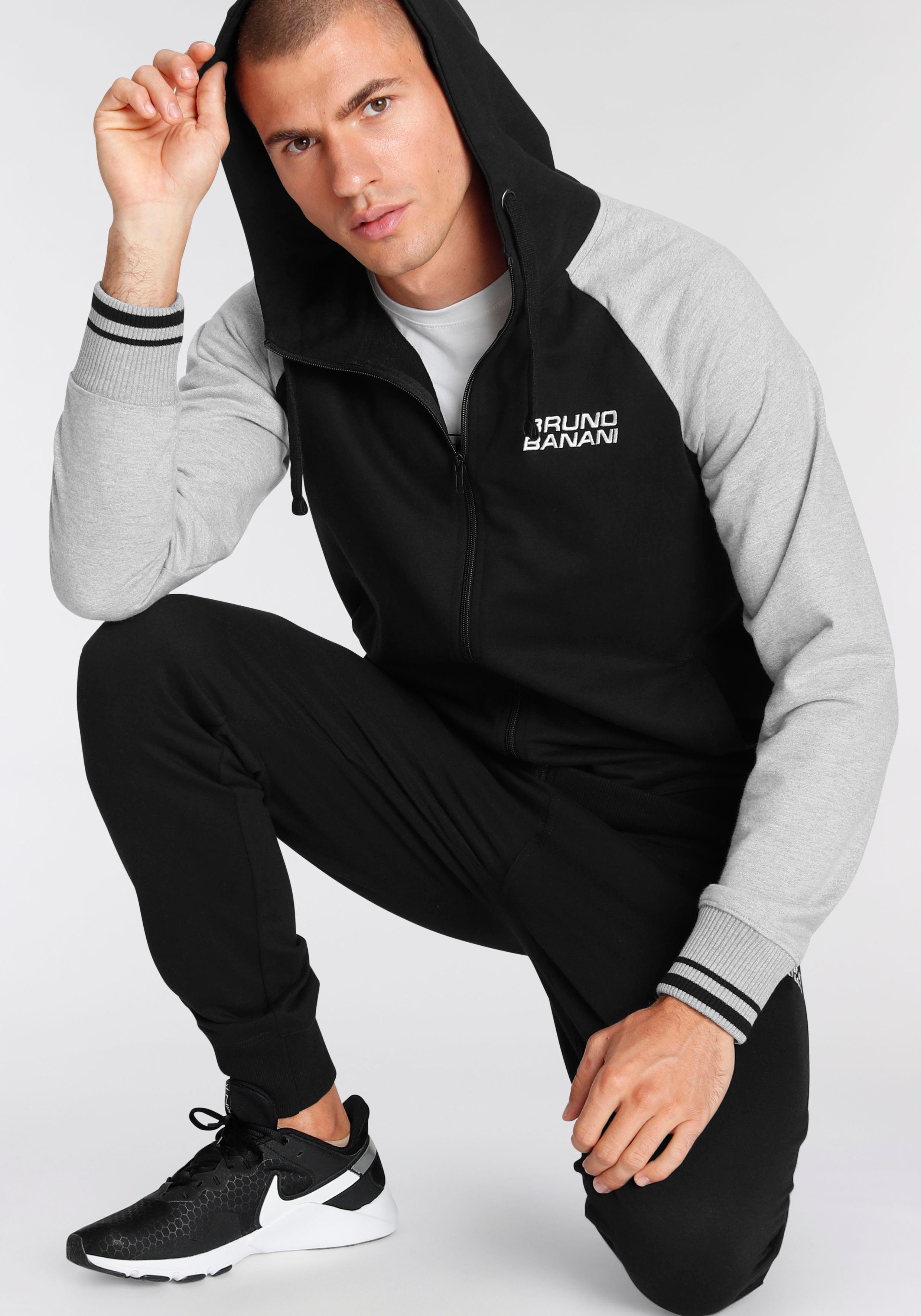 Bruno Banani Jogginganzug Comfort Fit, mit Logo Stickerei