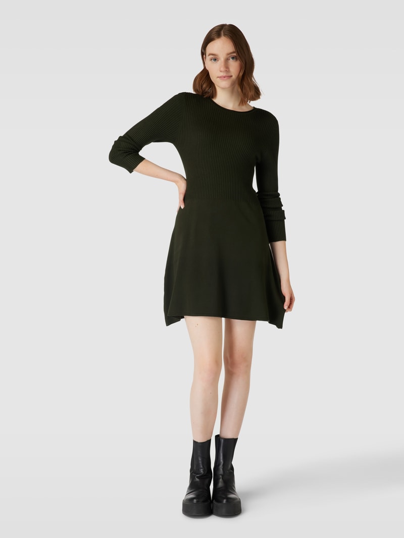 Strickkleid in Minilänge Modell 'ALMA' in olivgrün