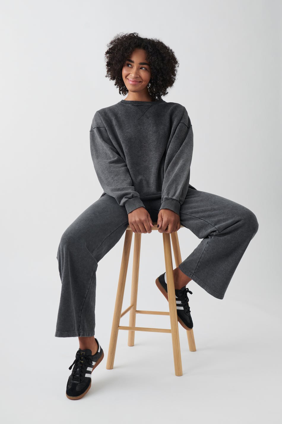 Slim low waist sweatpants