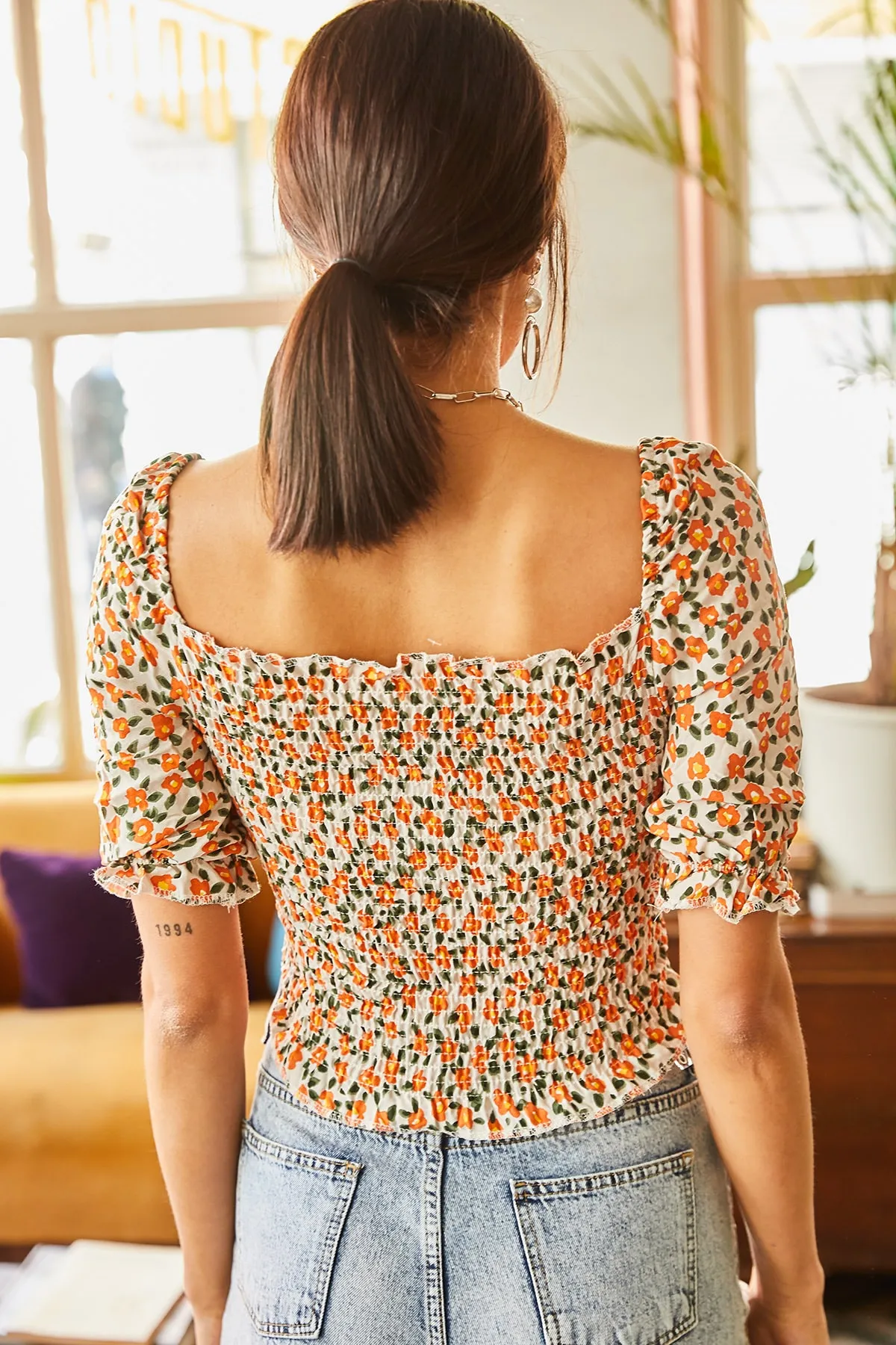 Olalook  Damen-Bluse aus gewebter Viskose in Ecru-Orange mit Gimped-Muster, vorne gerafft, BLZ-19001448
