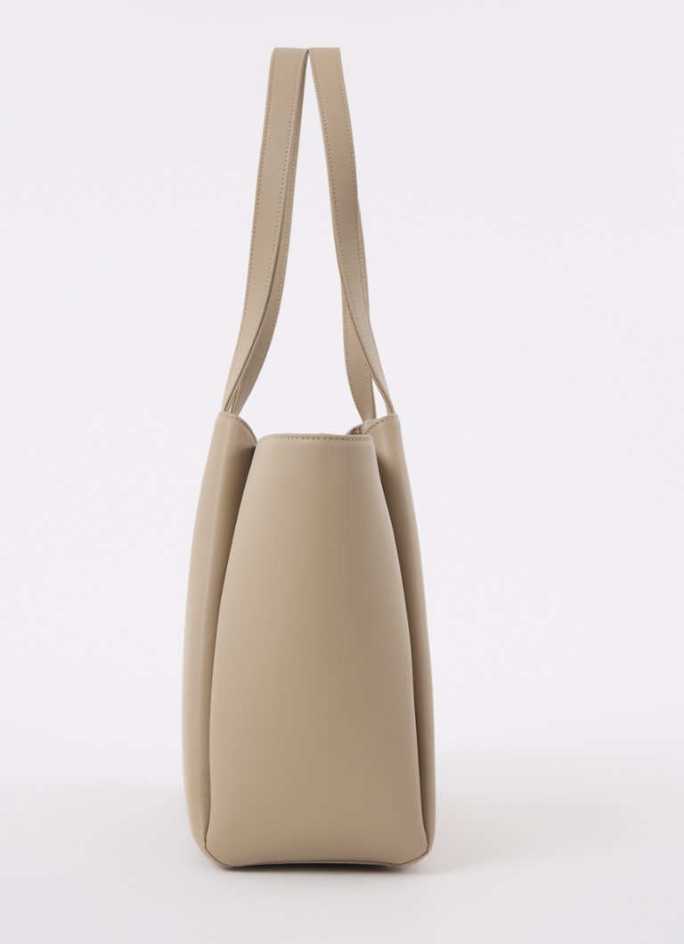 Sac bandoulière KAAI Midi Pyramid en cuir avec compartiment pour ordinateur portable 13,5 pouces
