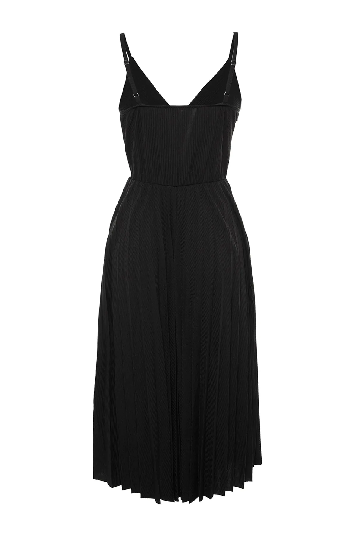 Trendyol Collection  Schwarzes, zweireihiges, dehnbares Strickkleid mit offener Taille/Skater-Midikleid mit plissierten Trägern TWOSS20EL2729