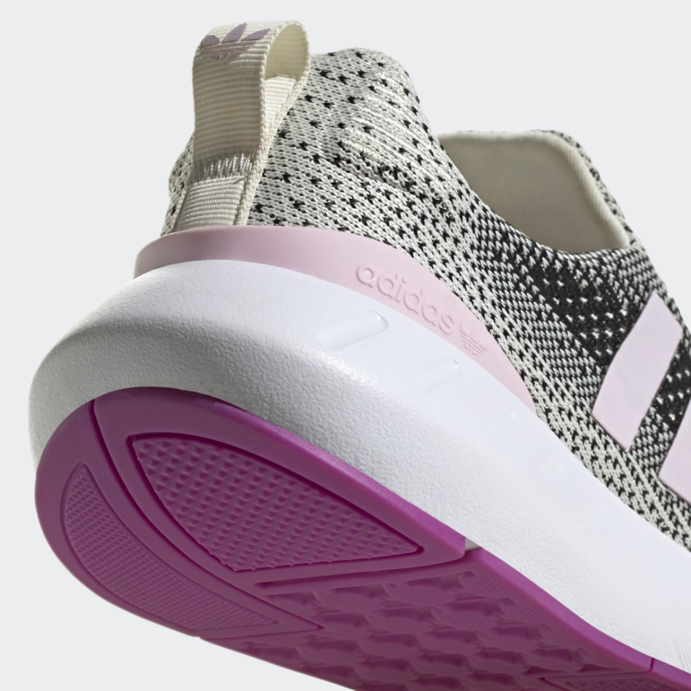 adidas Swift Run 22 GV7979 / weiss