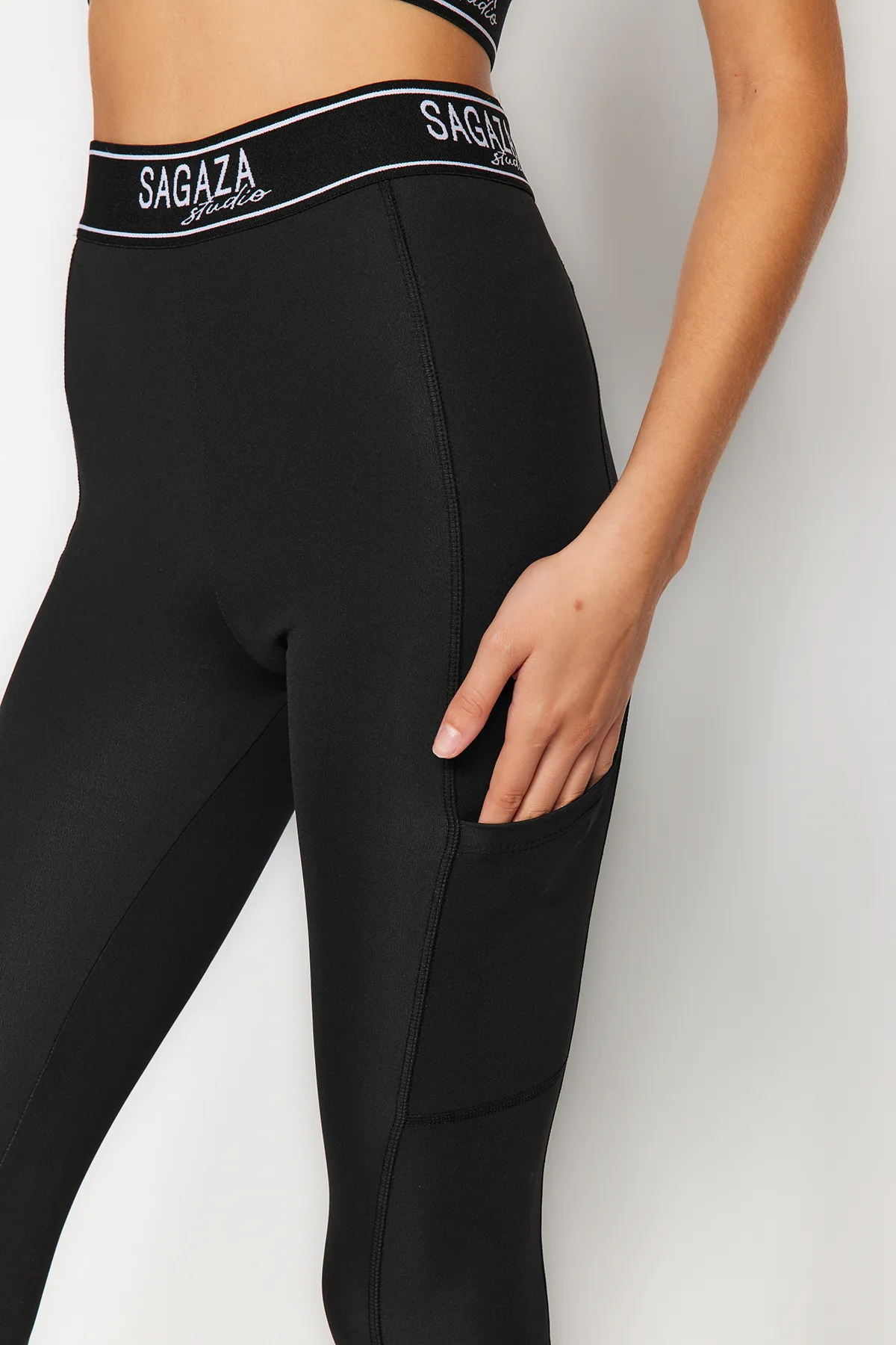 Trendyol Collection  Sport-Leggings - Schwarz - Hoher Bund