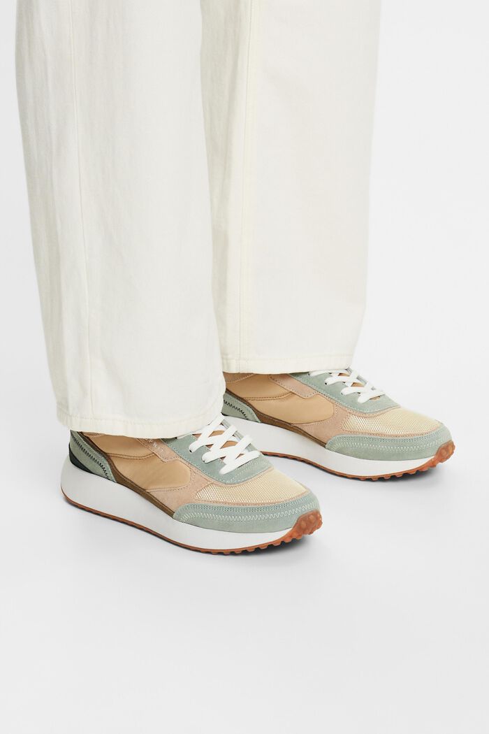 Sneakers aus Wildleder