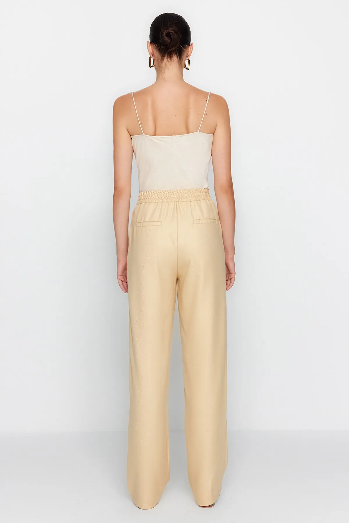 Trendyol Collection  Hellbraune, gerade/gerade geschnittene Webhose TWOAW22PL0321
