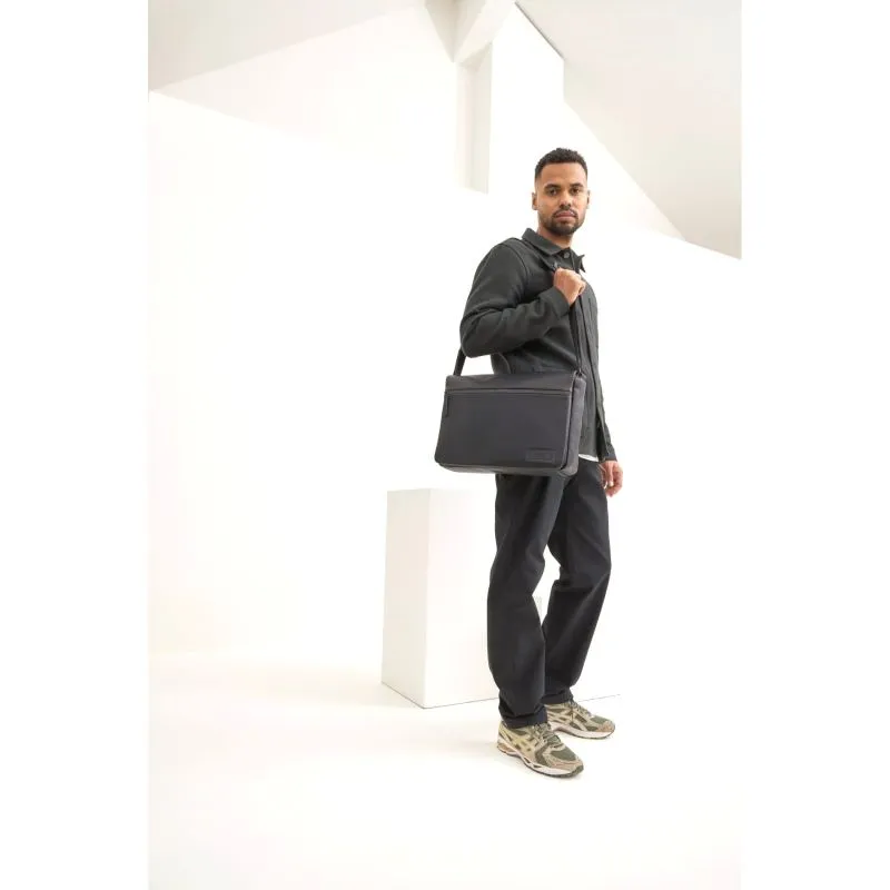 Jost RIGA Messenger Bag - schwarz