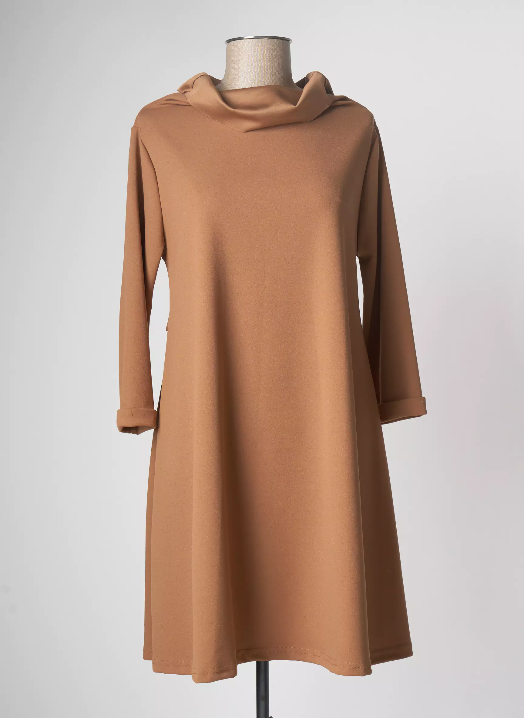 Le Streghe Robes Courtes Femme couleur marron