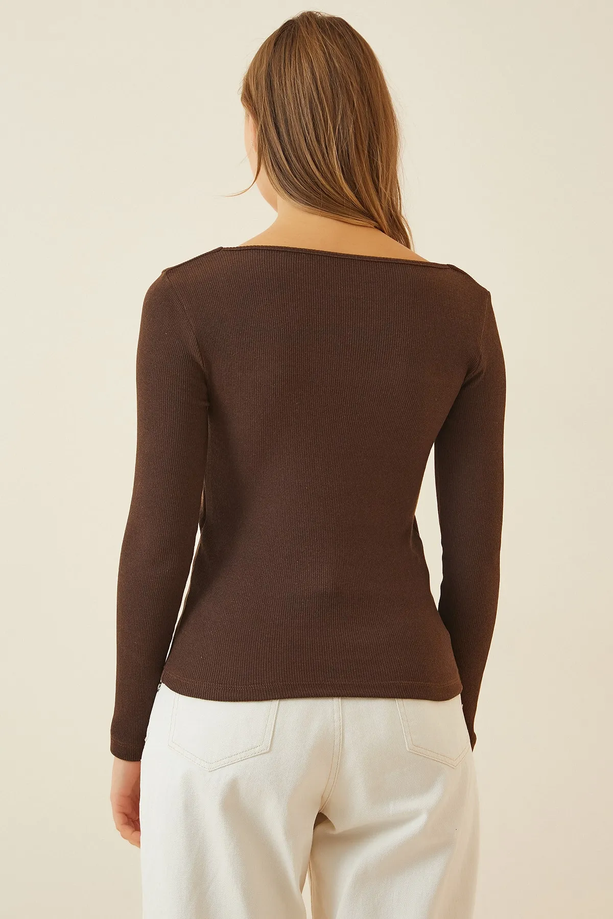 Happiness İstanbul  Braune gerippte Strickbluse mit herzförmigem Kragen für Damen GT00100