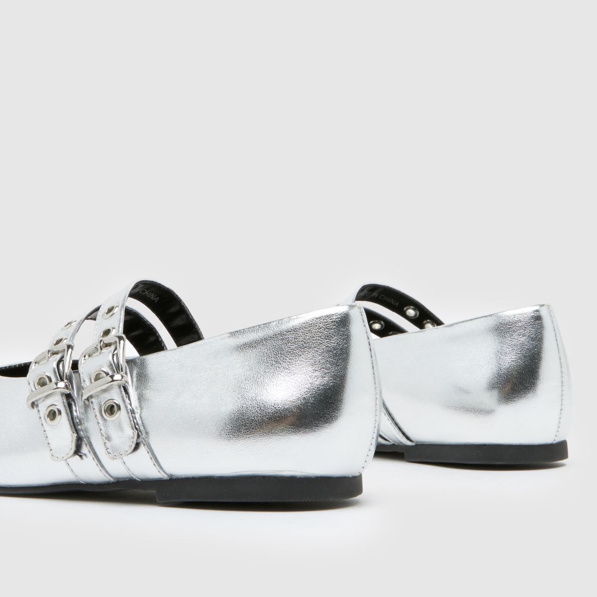 Balerinke s ploskim zgornjim delom Schuh Livy Toe v srebrni barvi