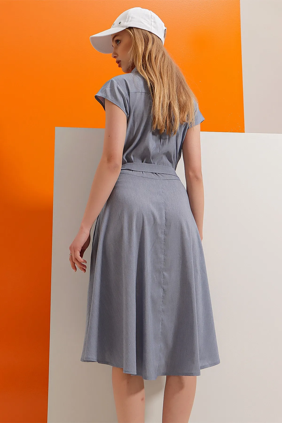 Trend Alaçatı Stili  Ärmelloses, gewebtes Hemdkleid für Damen in Indigoblau ALC-X6056