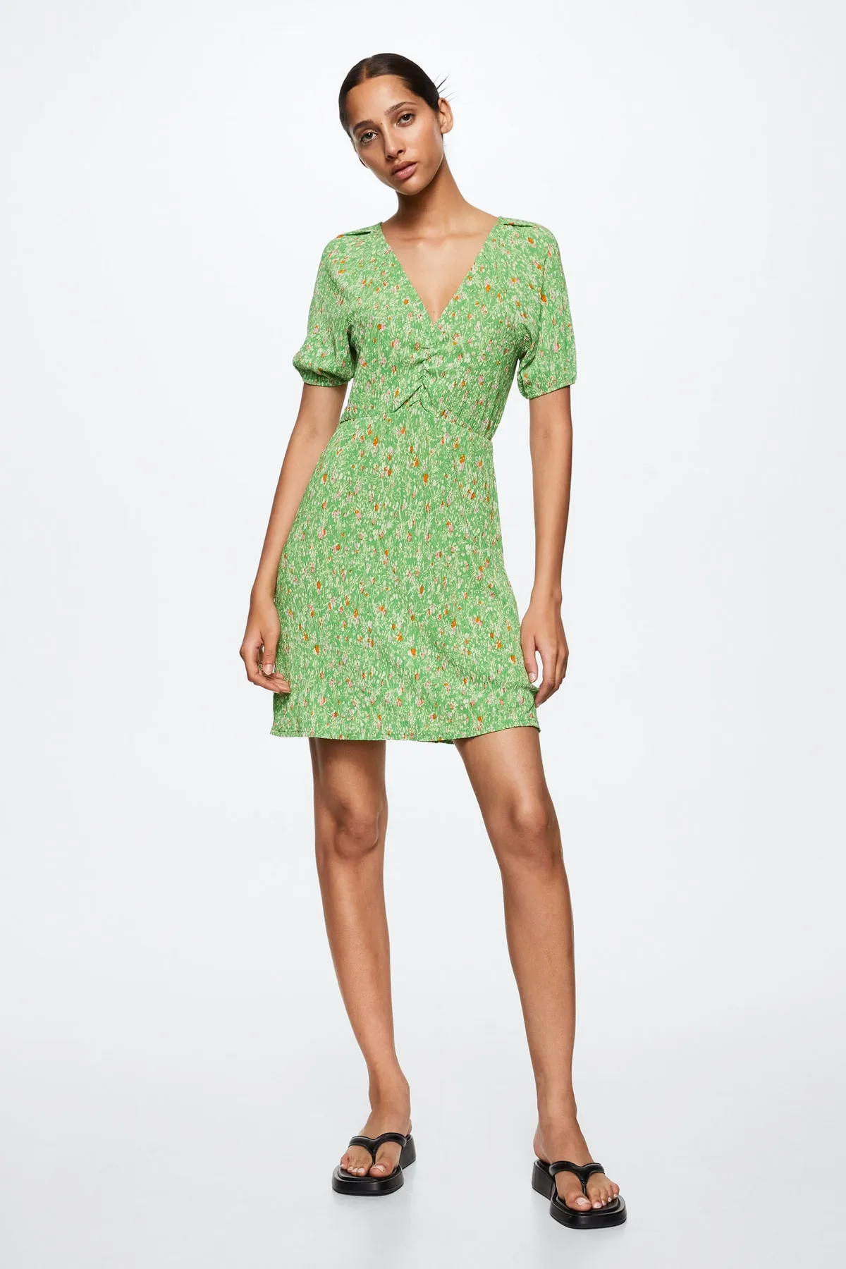 MANGO  Grünes Damenkleid 37040357