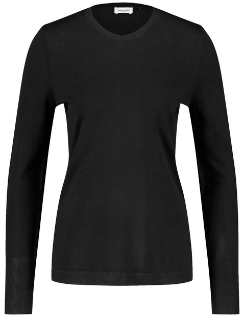 Nachhaltiger Pullover mit dekorativen Knöpfen