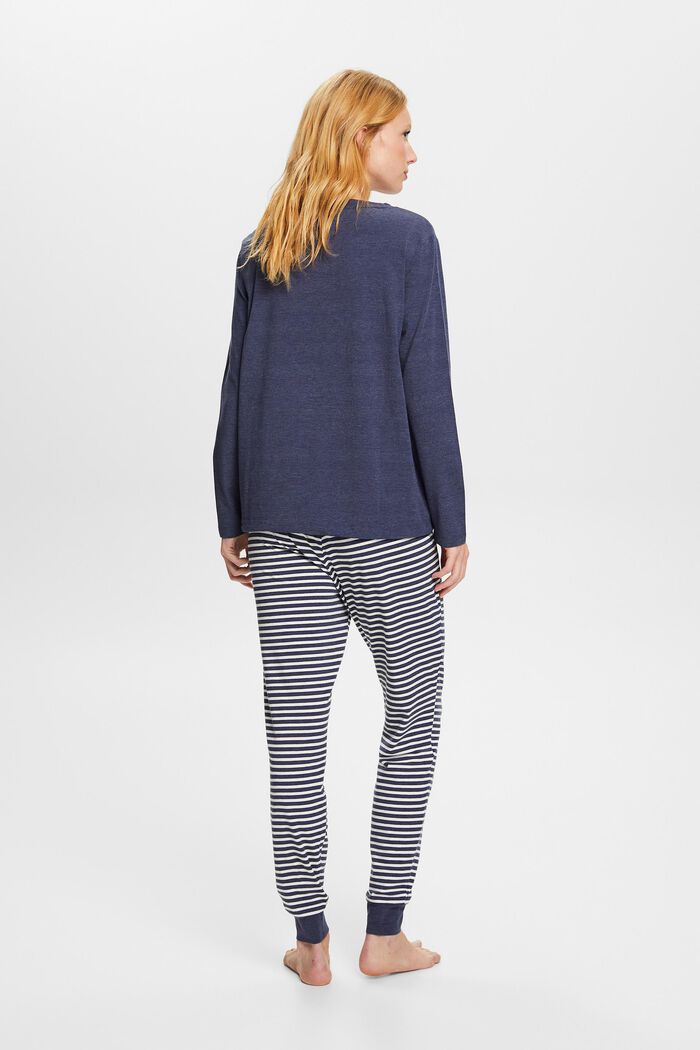 Gestreiftes Pyjama-Set