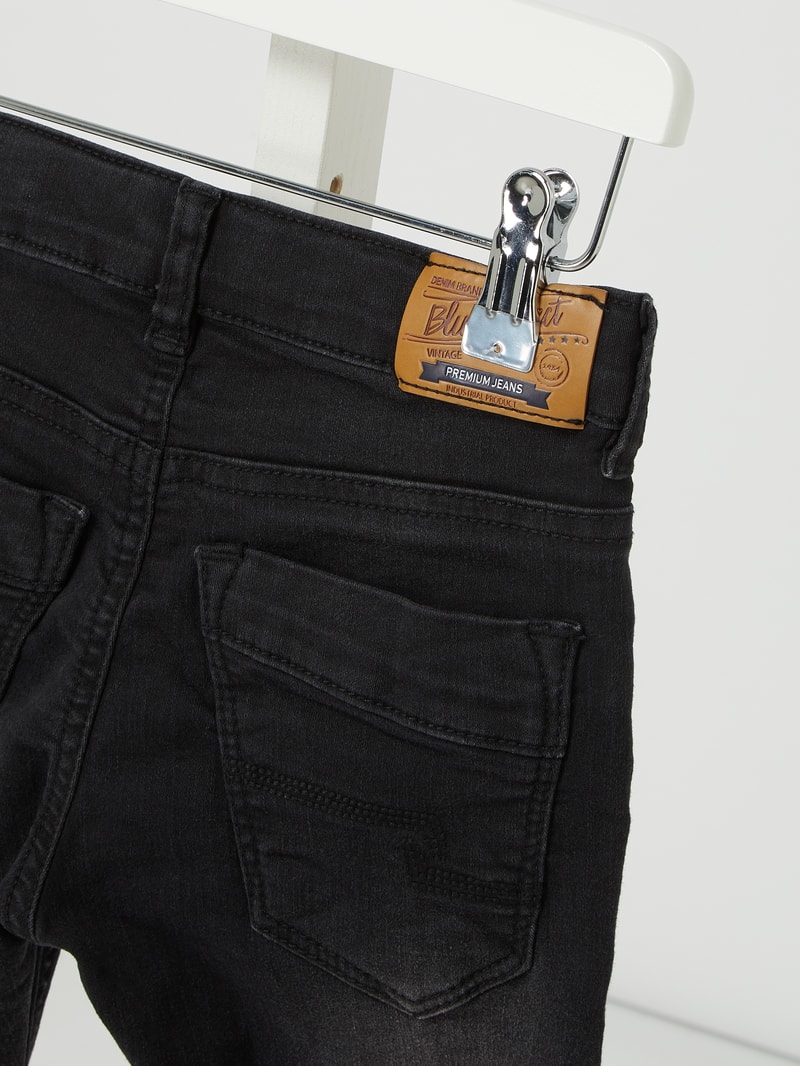 Skinny Fit Jeans mit Stretch-Anteil in schwarz