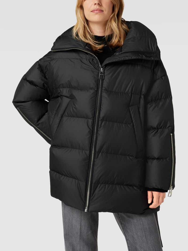 Steppjacke mit Label-Detail in schwarz