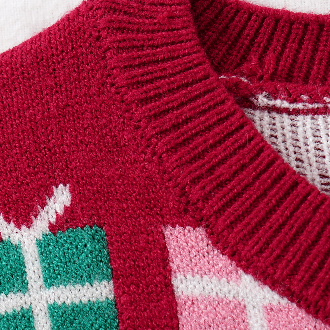 Mädchen Weihnachtspullover mit Allover-Motiv dunkelrot / grün / weiss