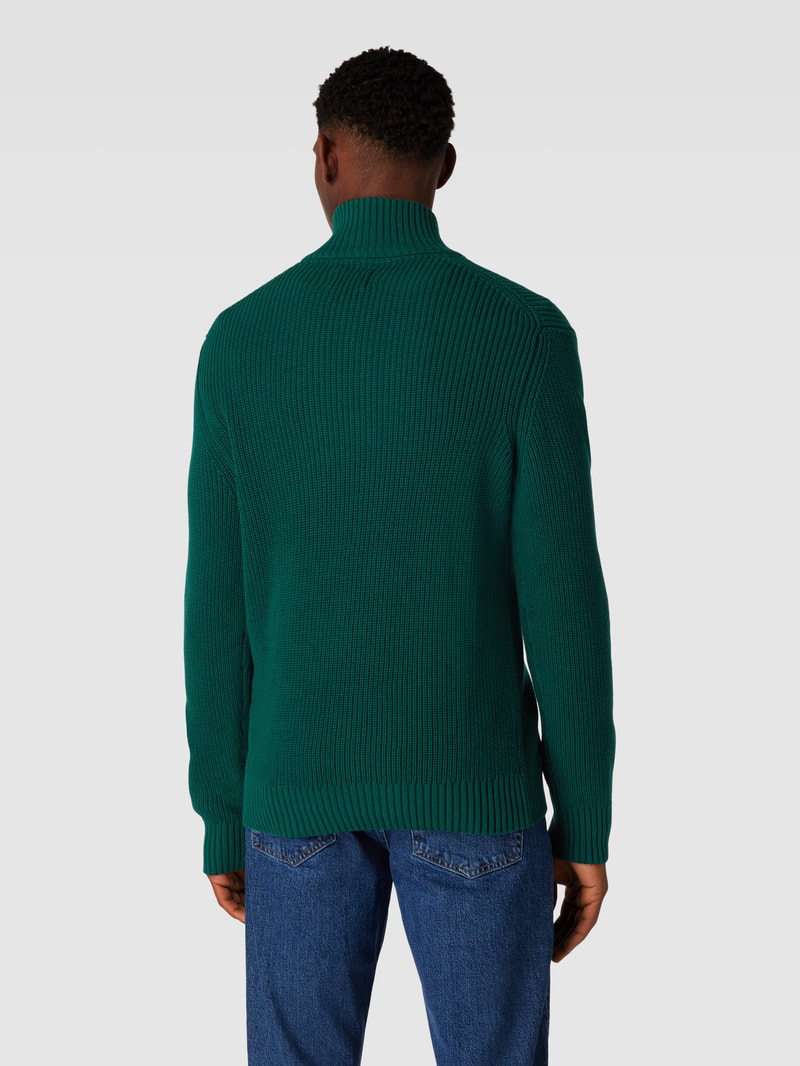 Strickpullover mit Stehkragen in dunkelgrün
