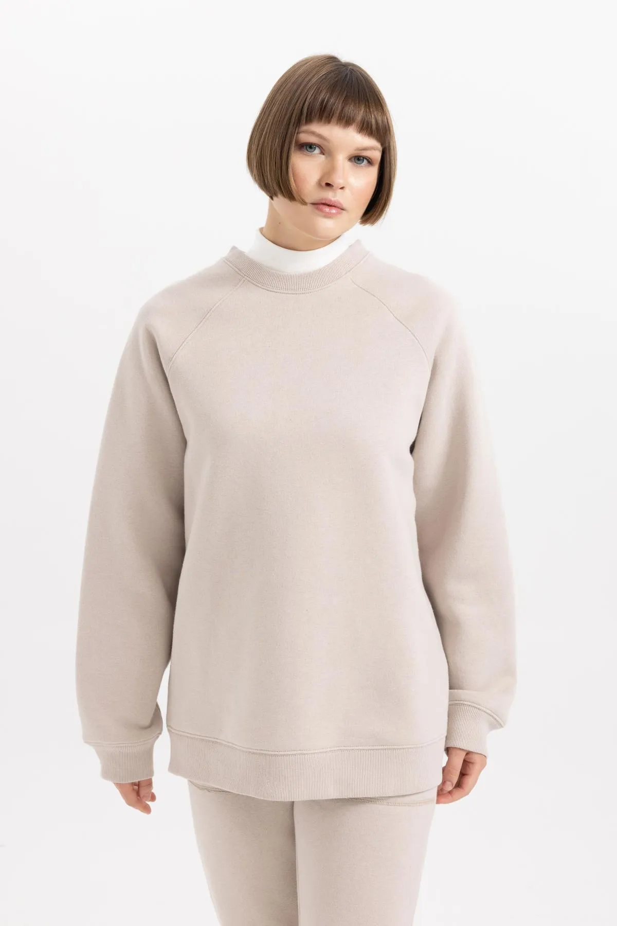 DeFacto  Dickes Sweatshirt mit Rundhalsausschnitt in Oversize-Passform V2697az23wn