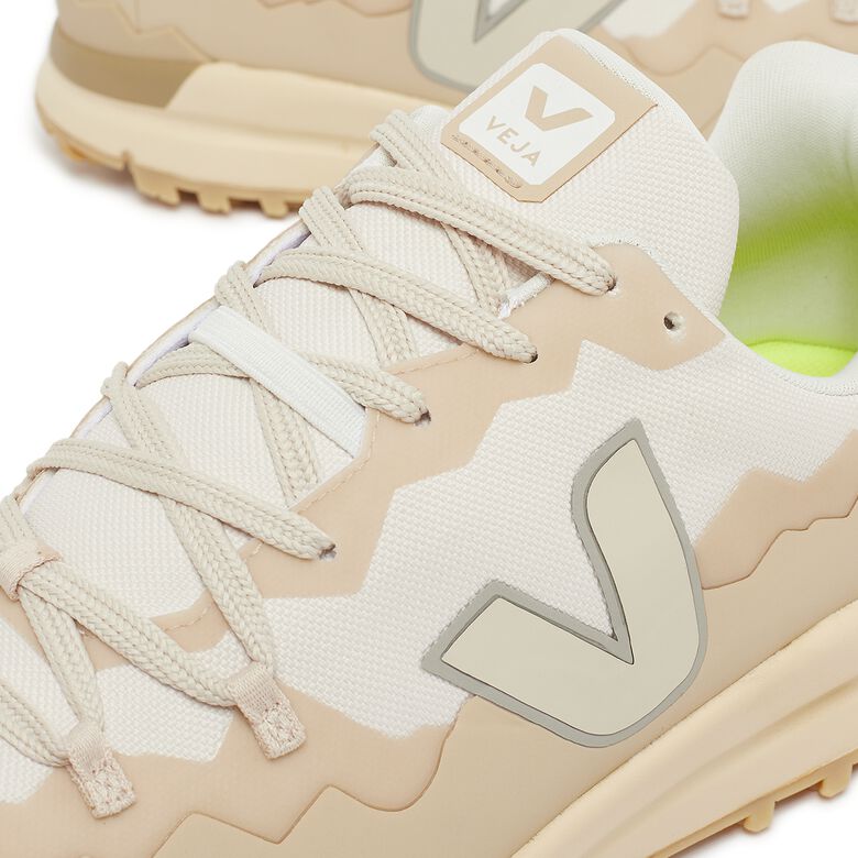 Veja Fitz Roy Trek-Shell gravel pierre almond