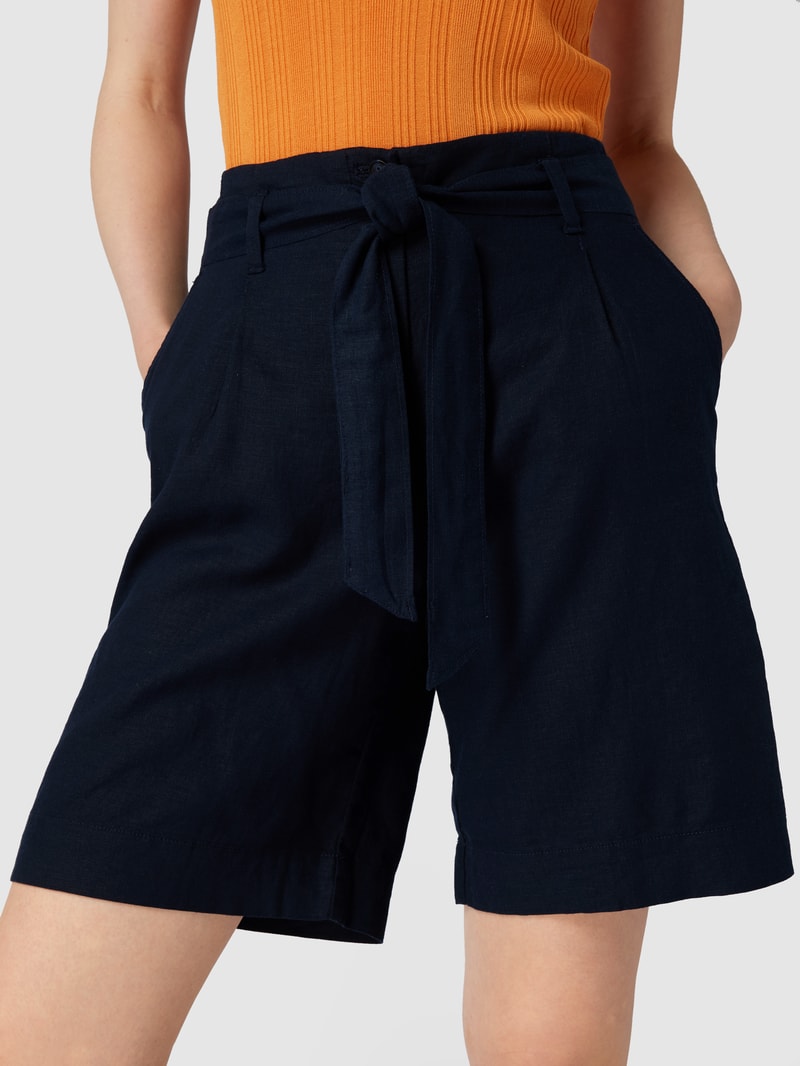 Bermudas mit Stoffgürtel in dunkelblau