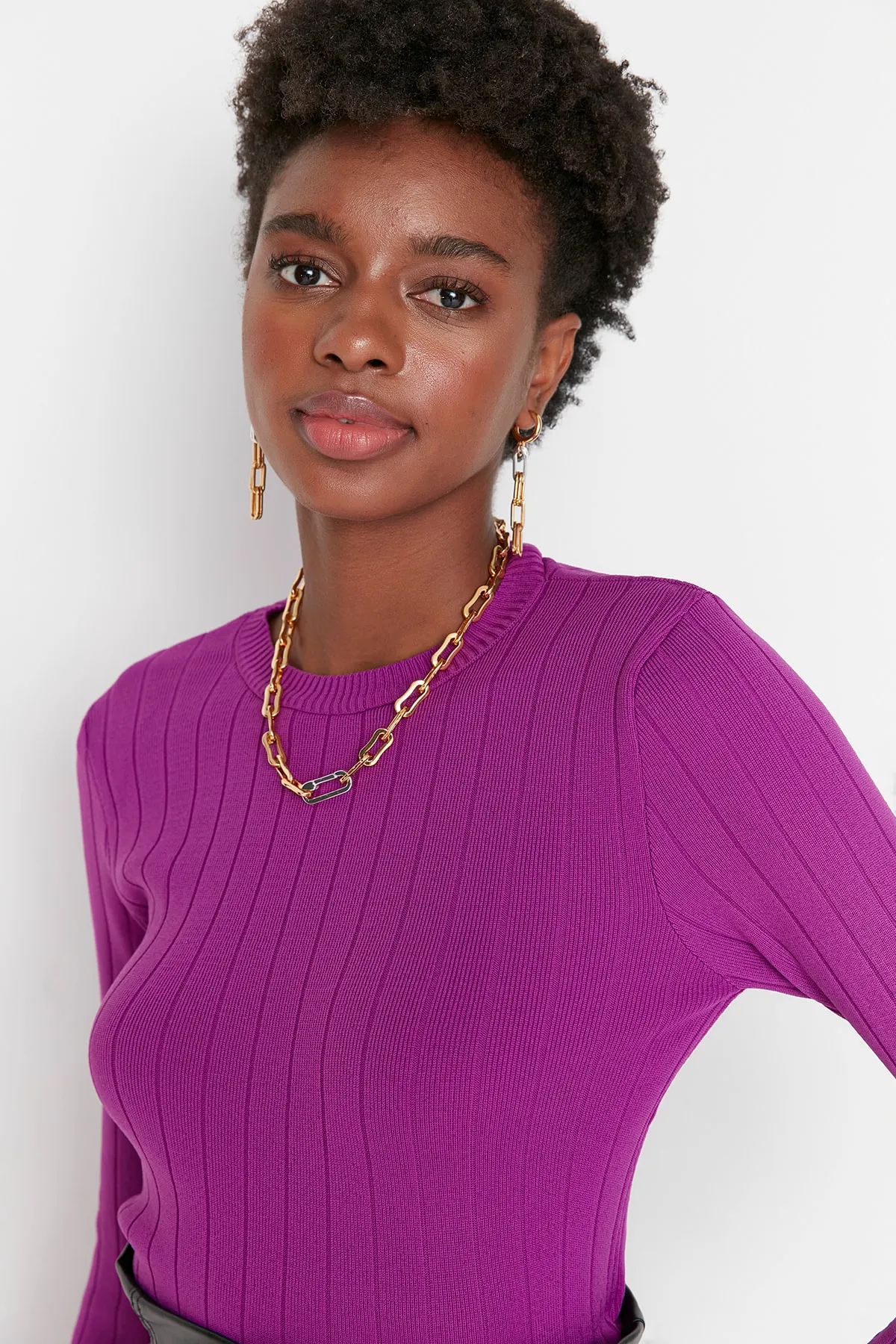 Trendyol Collection  Lila Basic Strickpullover mit Rundhalsausschnitt TWOAW23KZ01249