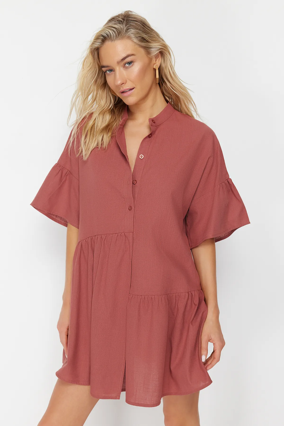 Trendyol Collection  Tile Wide Fit Mini-Strandkleid mit gewebtem Volant aus 100 % Baumwolle TBESS20EL0873