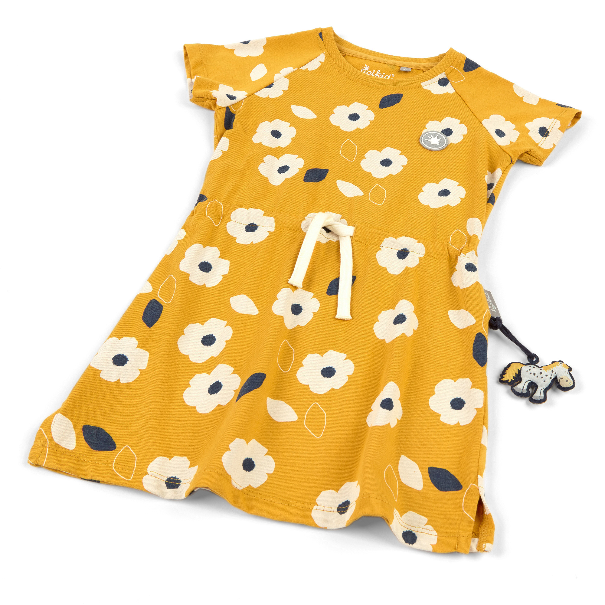 Gelbes Kinderkleid mit Blümchen bedruckt