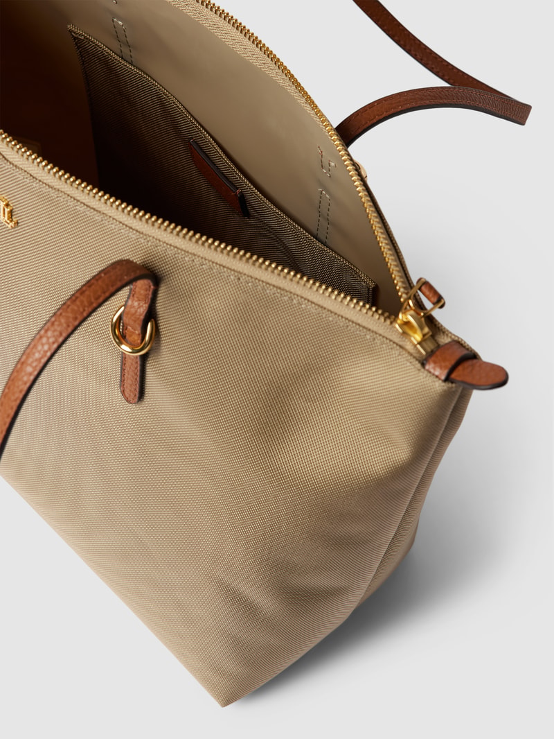 Tote Bag mit Label-Applikation Modell 'KEATON' in taupe