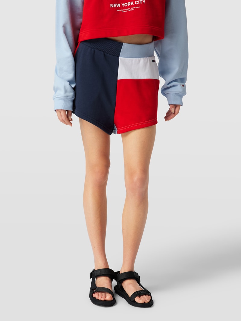 Sweatshorts mit elastischem Bund in hellblau