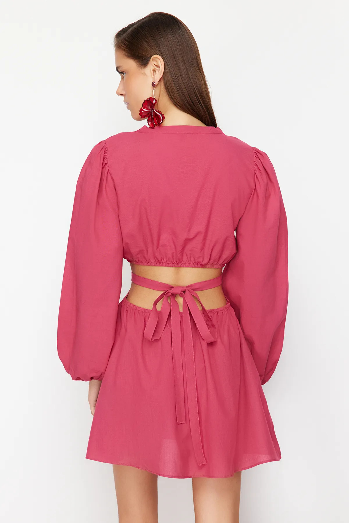 Trendyol Collection  Fuchsia Mini gewebtes Cut-Out/Fenster-Strandkleid TBESS23EL00140