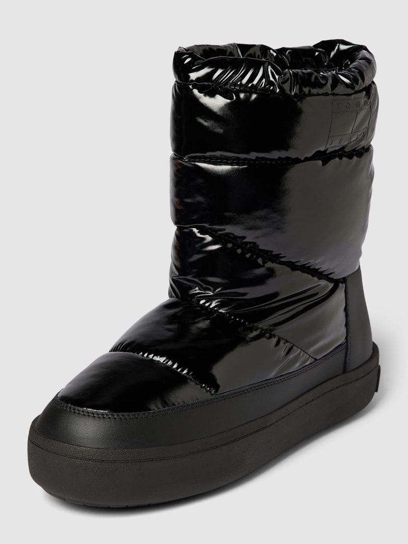 Boots mit Steppnähten und Label-Detail in schwarz