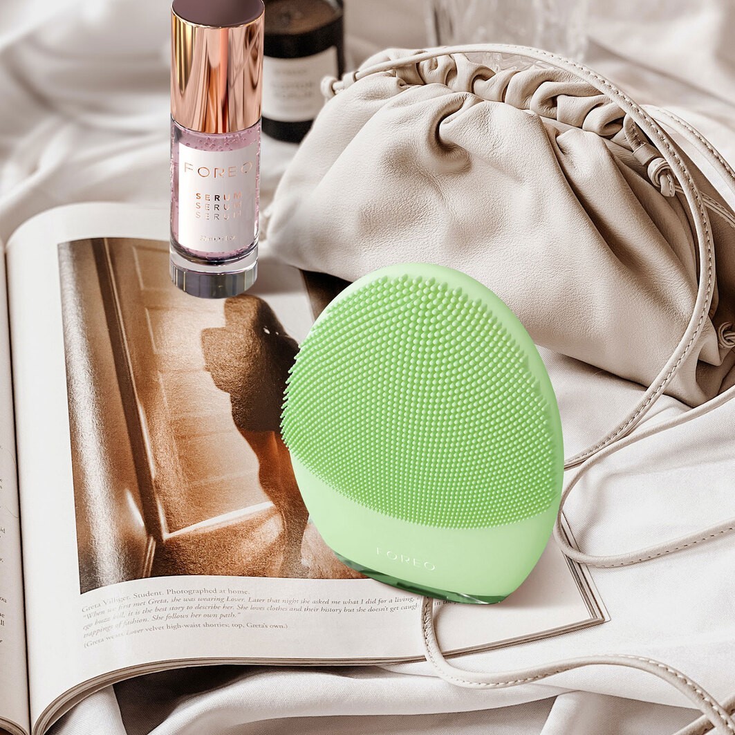 4 combination skin Gesichtsreinigungs- und Massagegerät