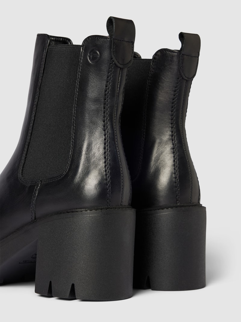 Stiefeletten mit Blockabsatz und profilierter Sohle in schwarz