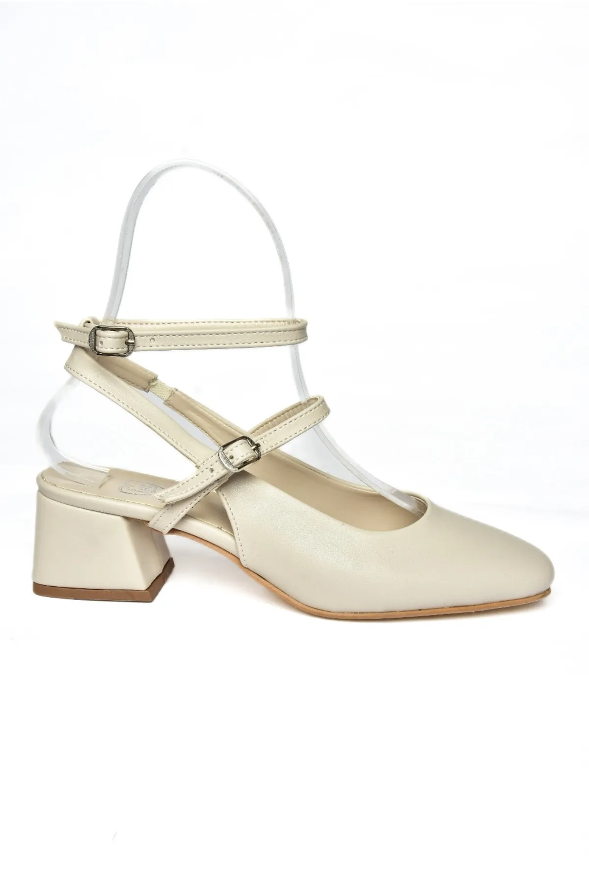 Fox Shoes  P654137009 Beige Mary Jane Damenschuhe mit niedrigem Absatz Maryjane