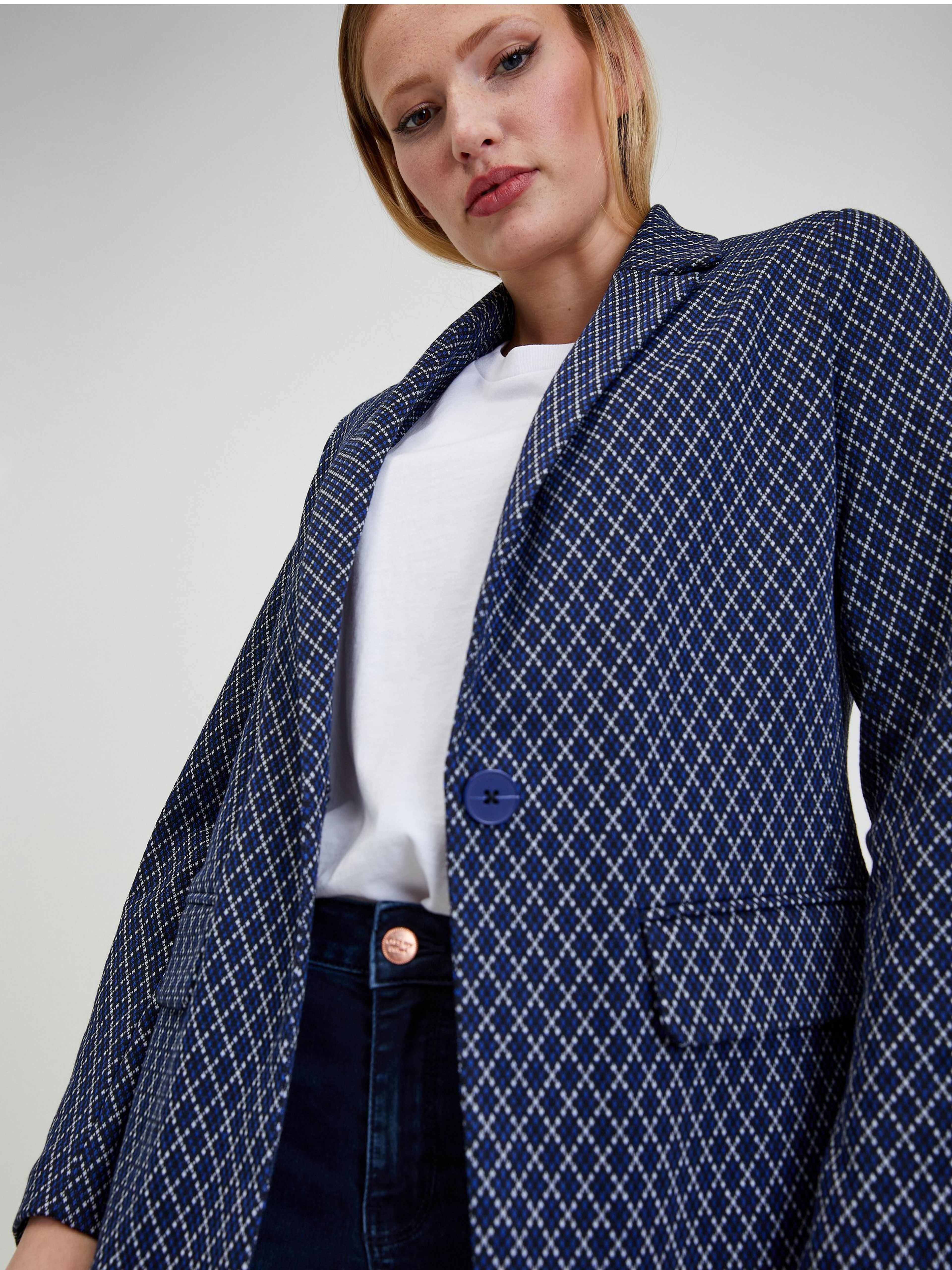 Weiß und blau gemusterte Damenjacke ORSAY