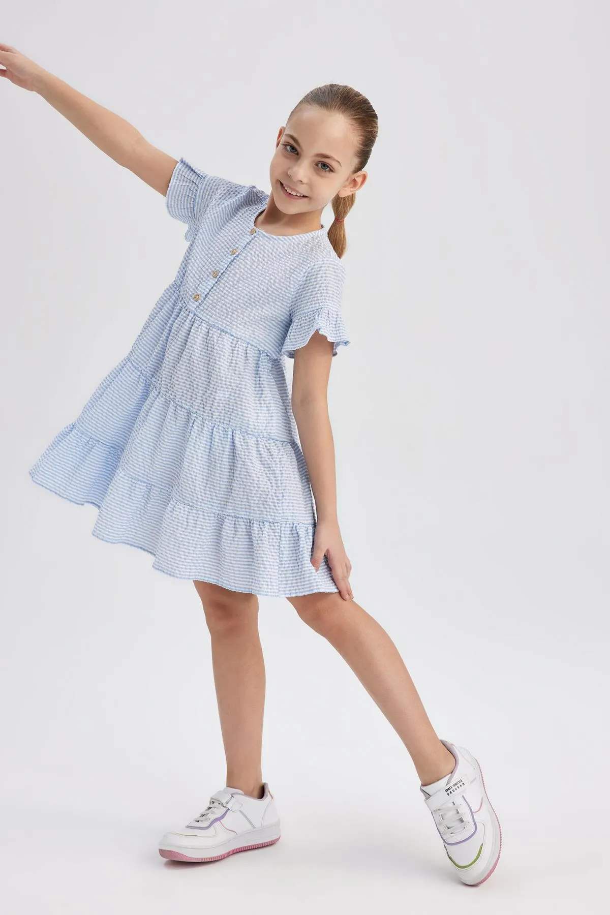 DeFacto  Gestepptes, kurzärmliges Schwungradkleid für Babys, Mädchen, Tyc00719856892