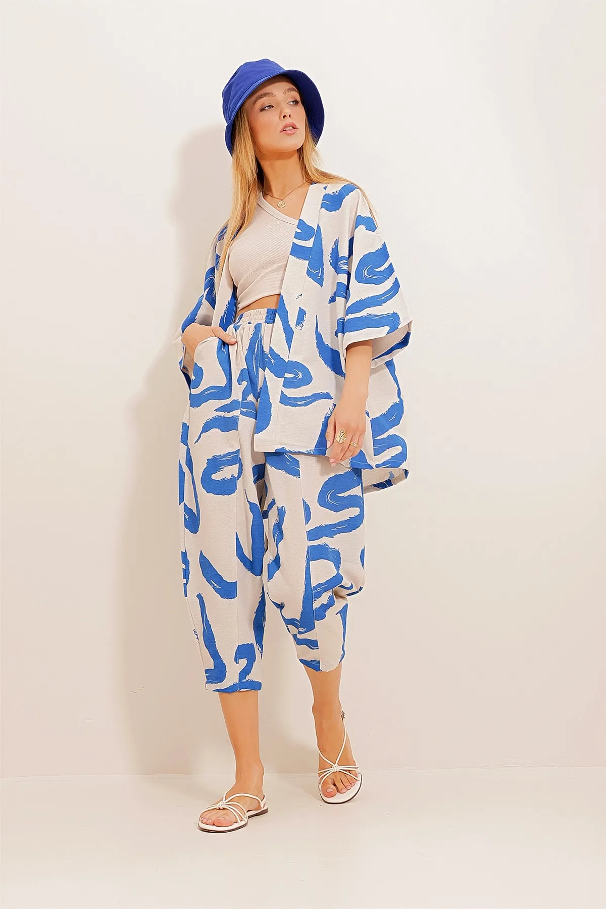 Trend Alaçatı Stili  Set aus gemusterter Baggy-Hose und Kimono für Damen von Saks ALC-X10581