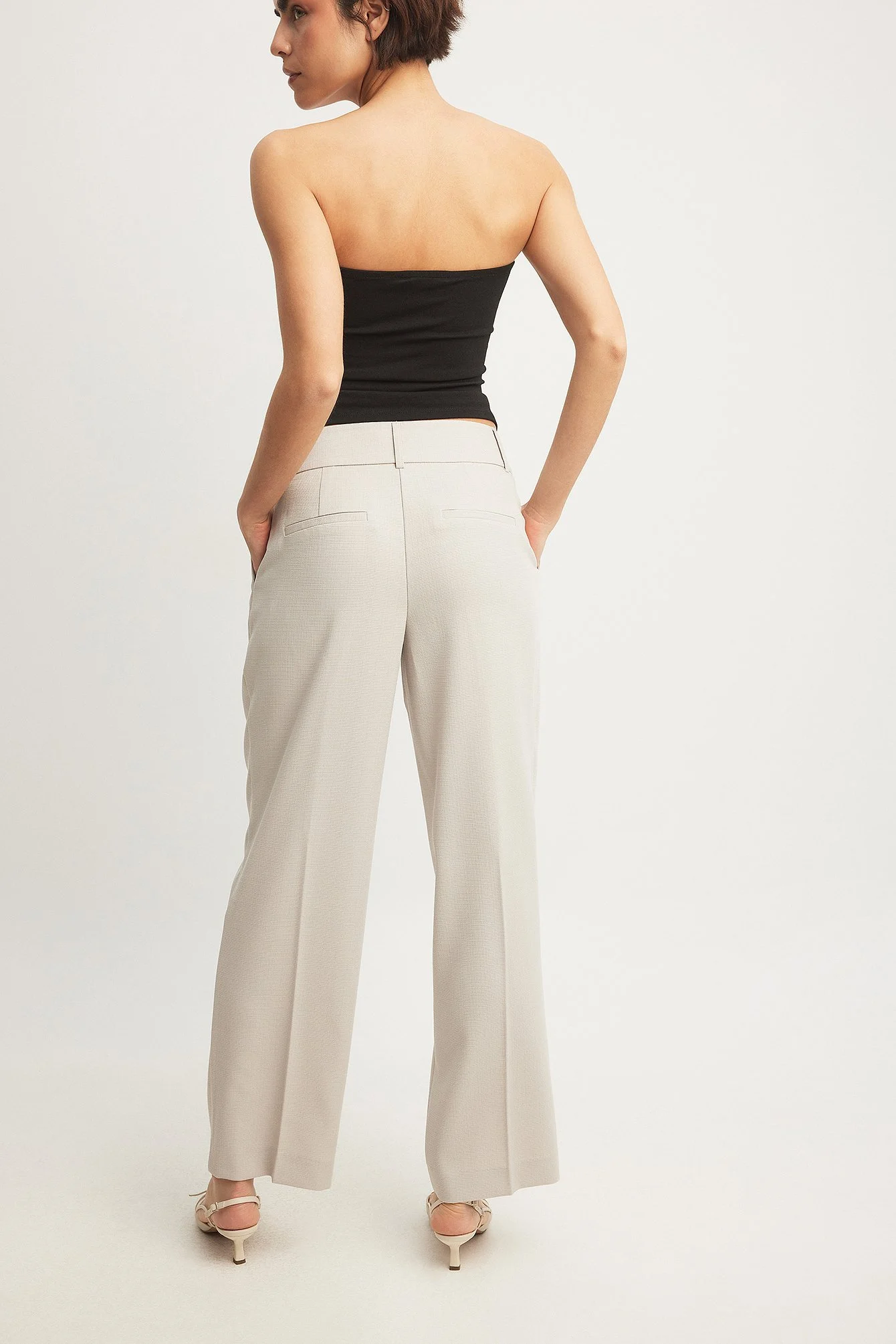 Weite Hose mit mittelhoher Taille