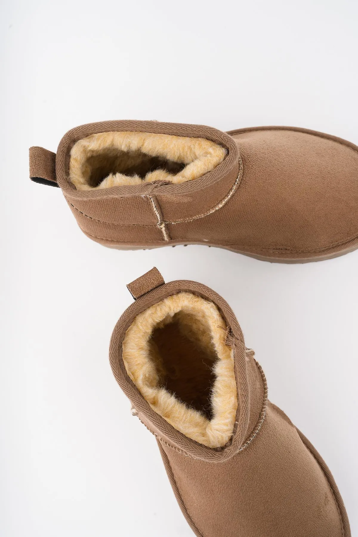MUGGO  Hug Guaranteed Damen-Stiefeletten mit dicker Sohle und haarigem Mini-Stil