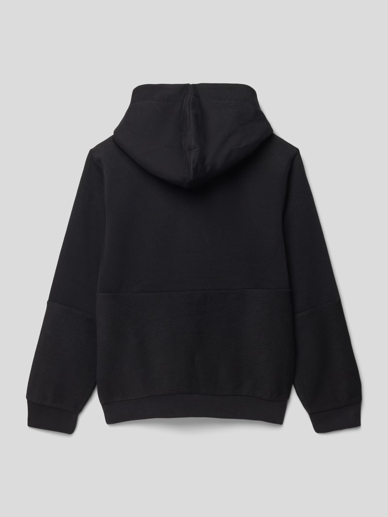 Hoodie mit Känguru-Tasche in schwarz