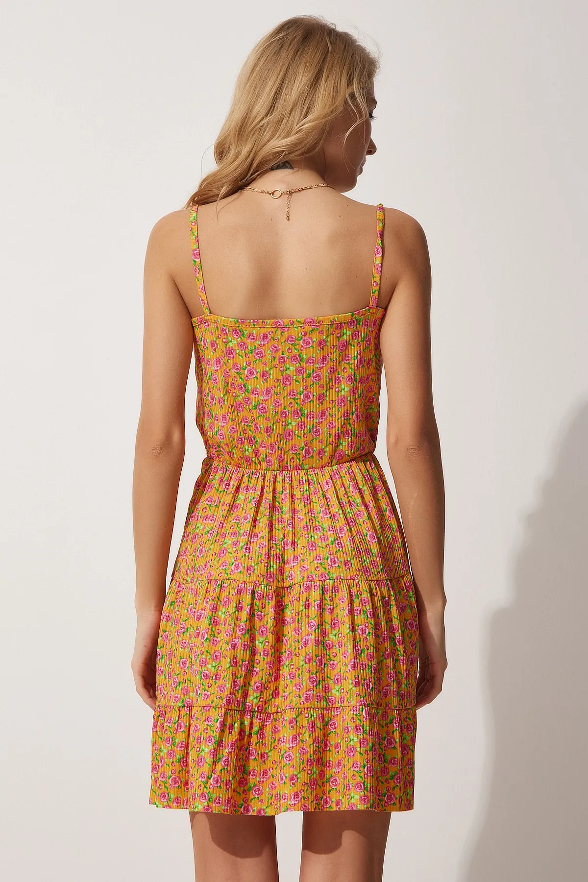 Happiness İstanbul  Orangefarbenes Damen-Sommer-Minikleid mit Wickelkragen und Riemen MC00170
