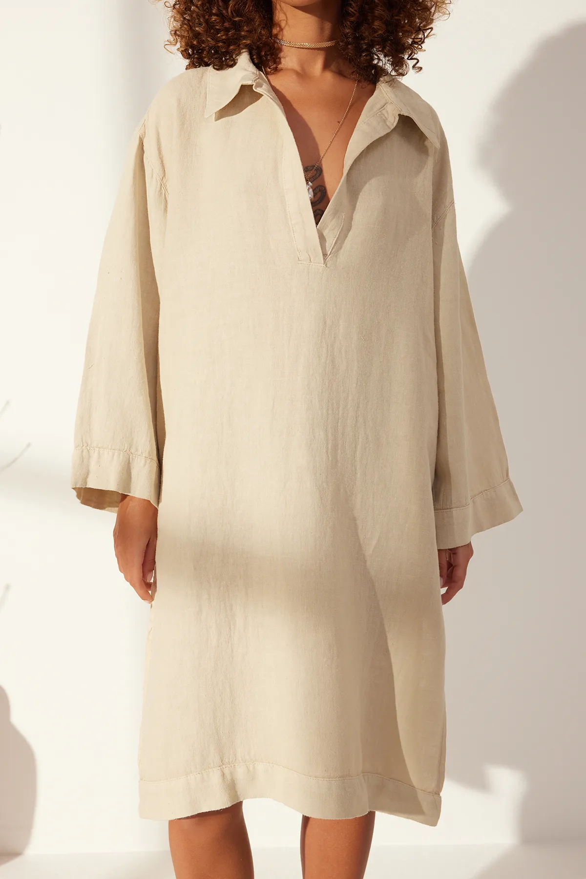 Trendyol Collection  Steinfarbenes Midikleid aus 100 % Leinen TWOSS24EL00666