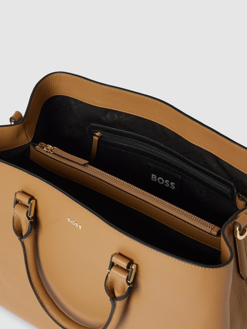 Handtasche mit Label-Applikation Modell 'Alyce' in camel