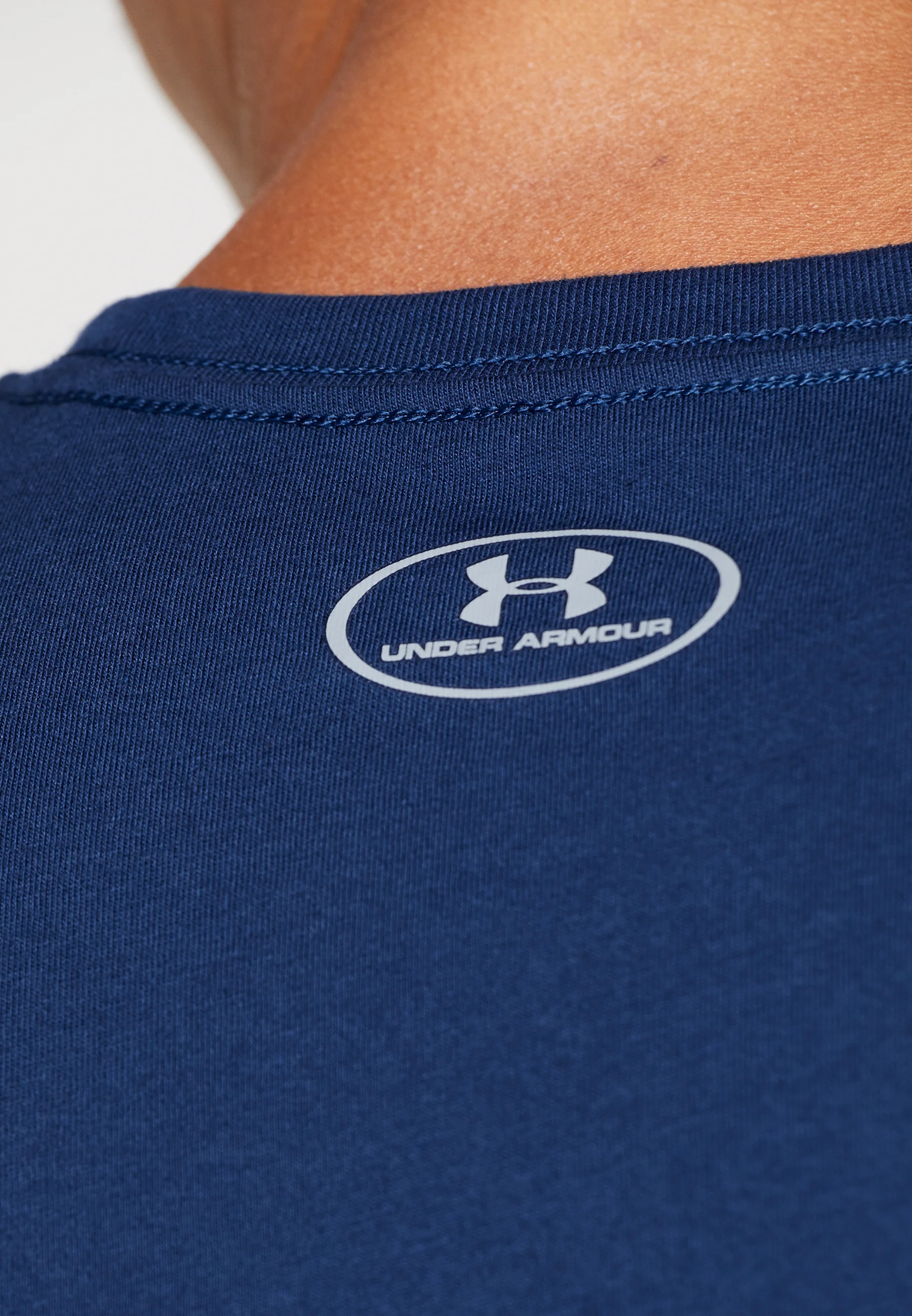 Under Armour BOXED SPORTSTYLE - Camiseta con estampado