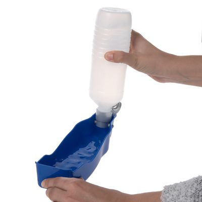 Trinkflasche mit Wasserspender