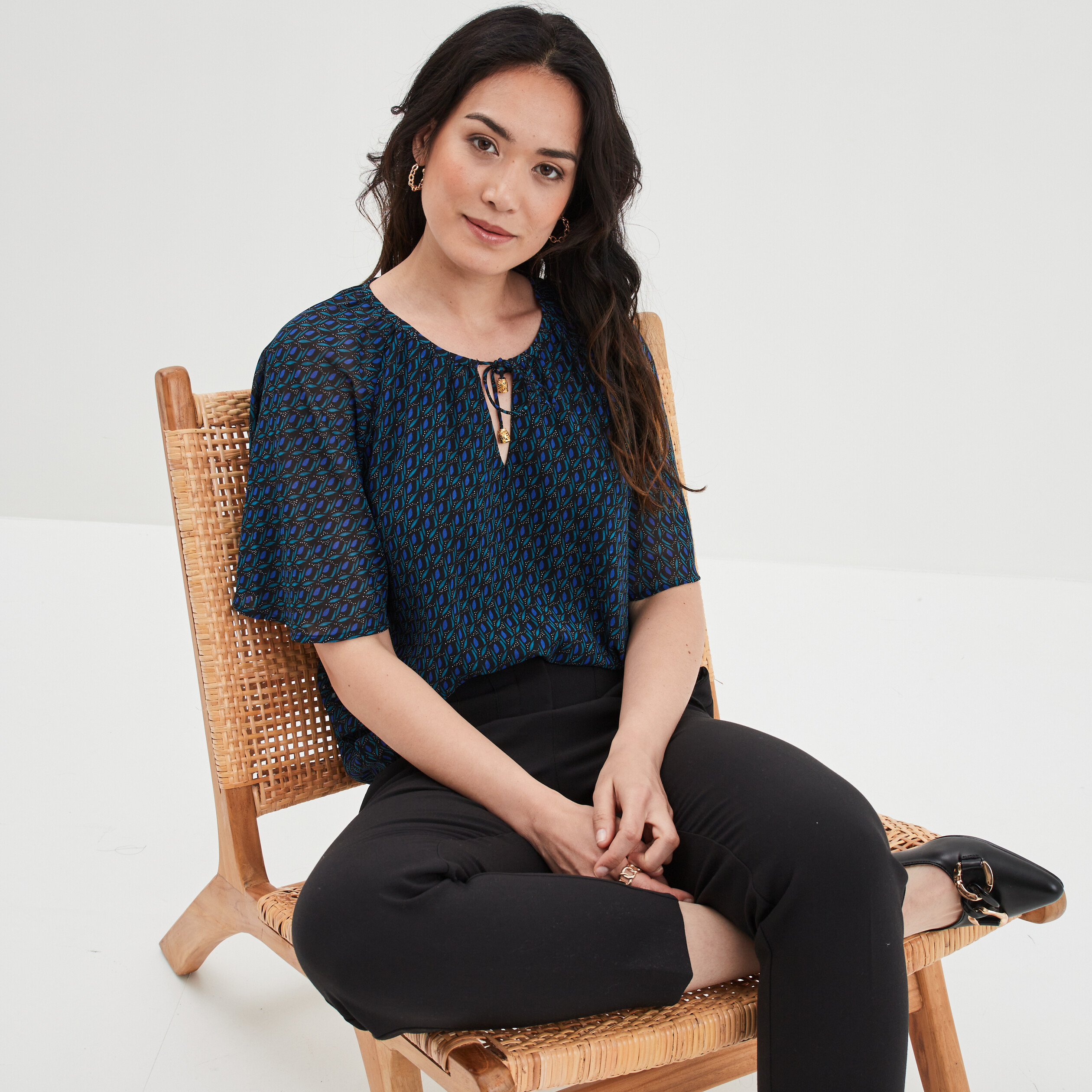 Blouse col tunisien avec cordons bleu marine femme | La Halle