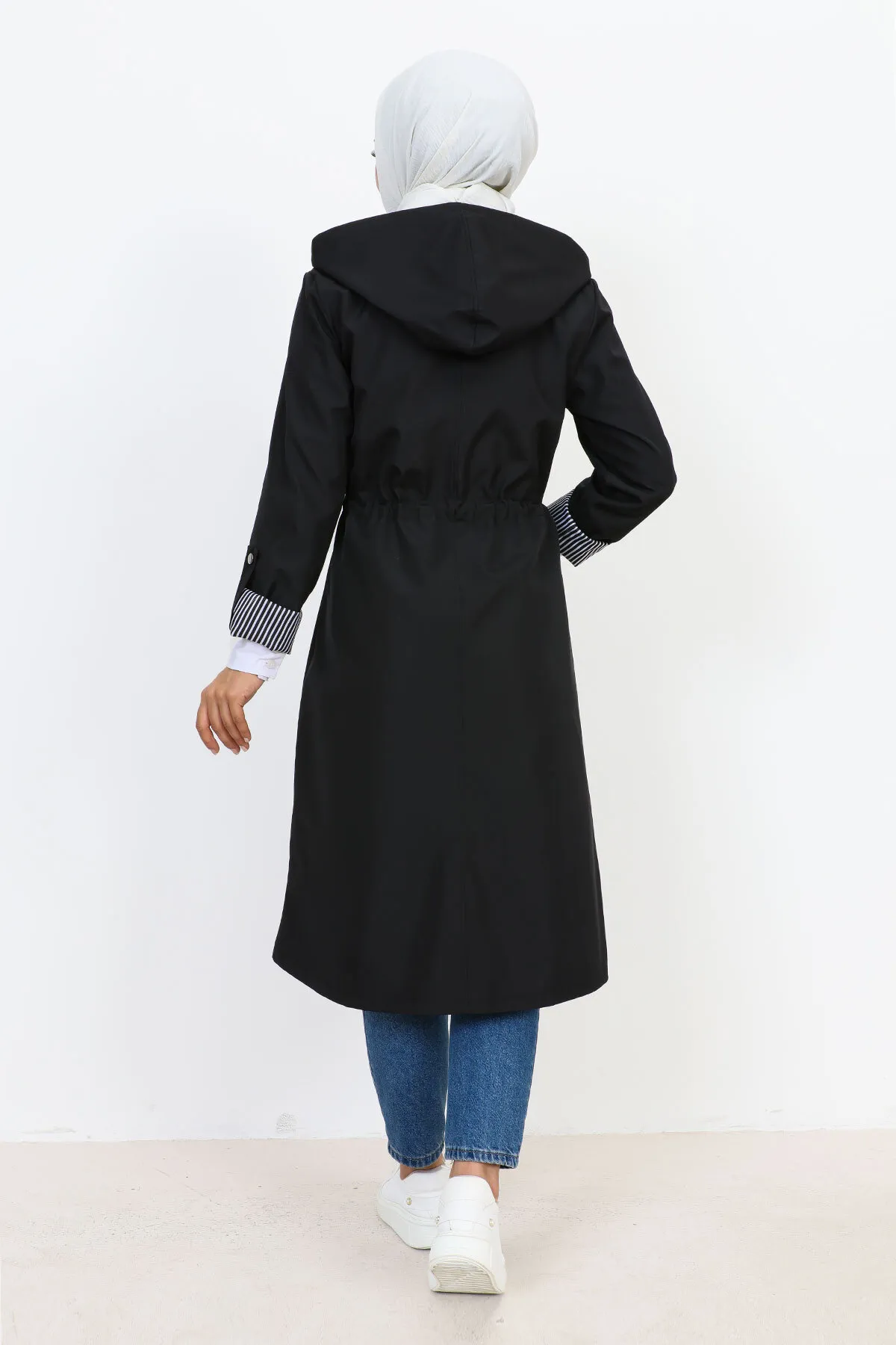 Tesettür Dünyası  Gefütterter Trenchcoat mit Kapuze TSD231110 Schwarz